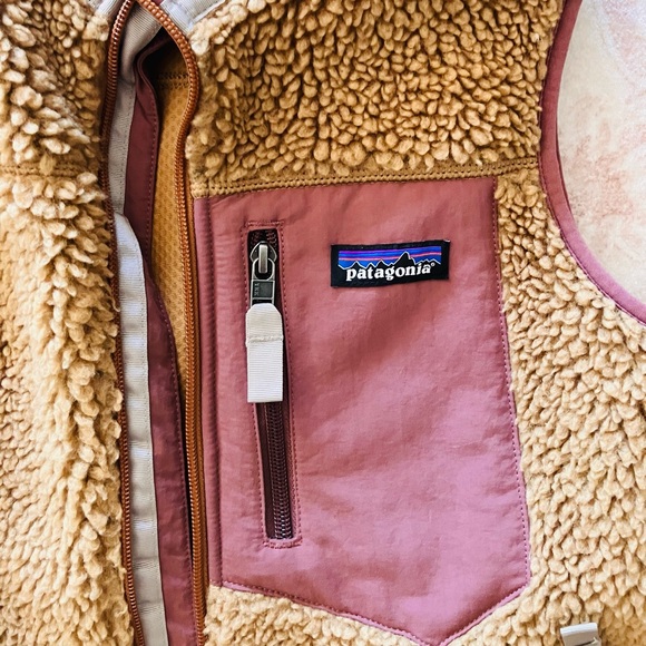 Patagonia Retro Pile Sherpa Fleece Vest – Tan & Rust | Cozy Outdoor Layer - Picture 2 of 5